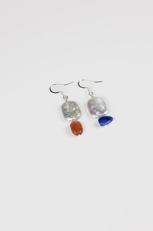 Earring: Pearl, Sun Stone, Kyanite